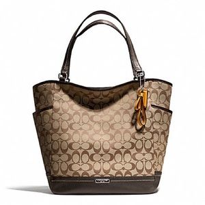 🪵 COACH 🪵 Park Signature North/South Tote  NWOT